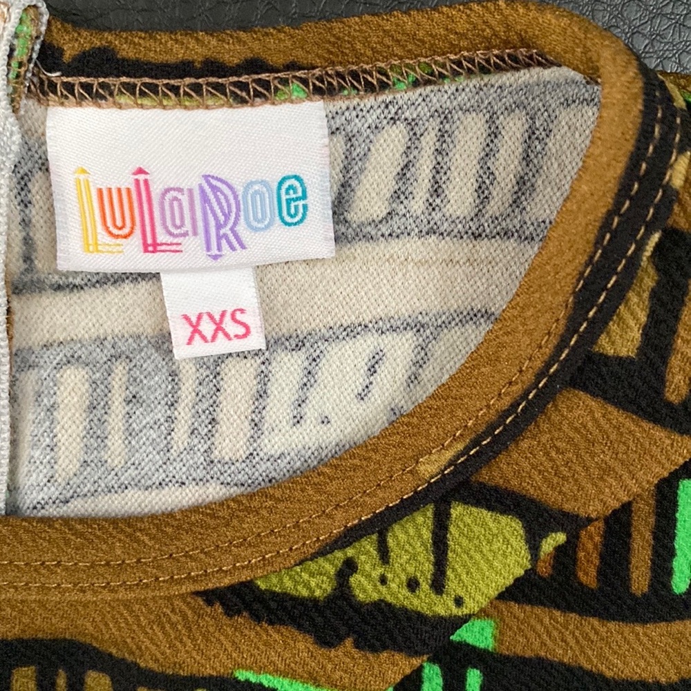 LulaRoe Multicolor Dress Small Abstract Roundneck Short-sleeved with Pockets - Picture 4 of 5